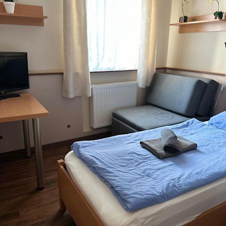 Gyarmati Panzio & Etterem Hotell Veszprém Exteriör bild