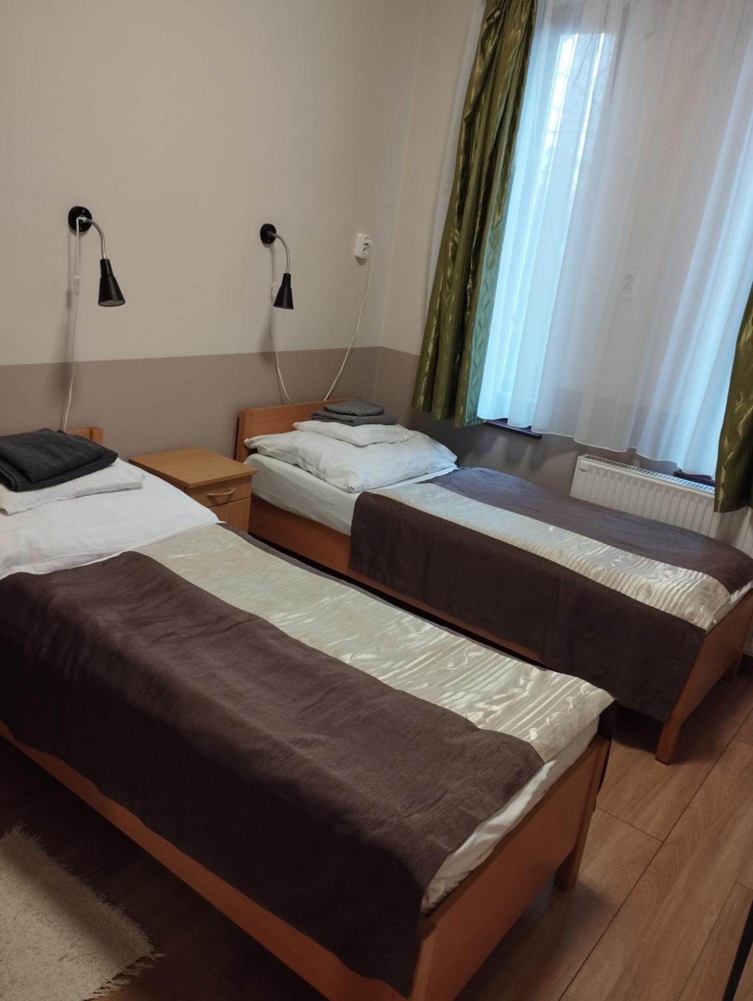 Gyarmati Panzio & Etterem Hotell Veszprém Exteriör bild